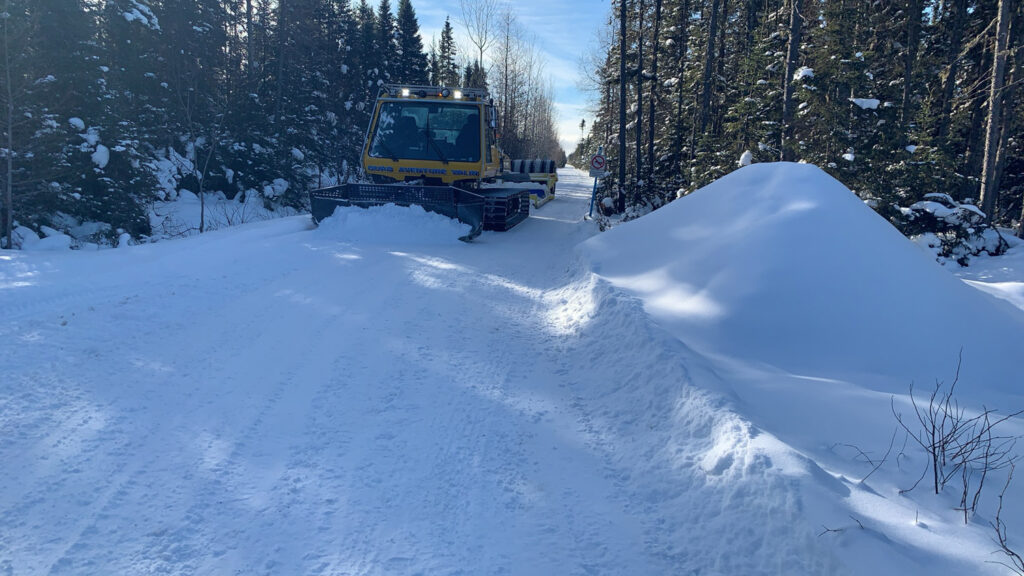 Le-casse-tête-du-surfaçage-hivernal-des-sentiers